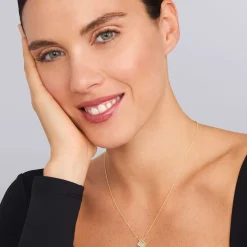18K Gold Diamond Pendant Necklace