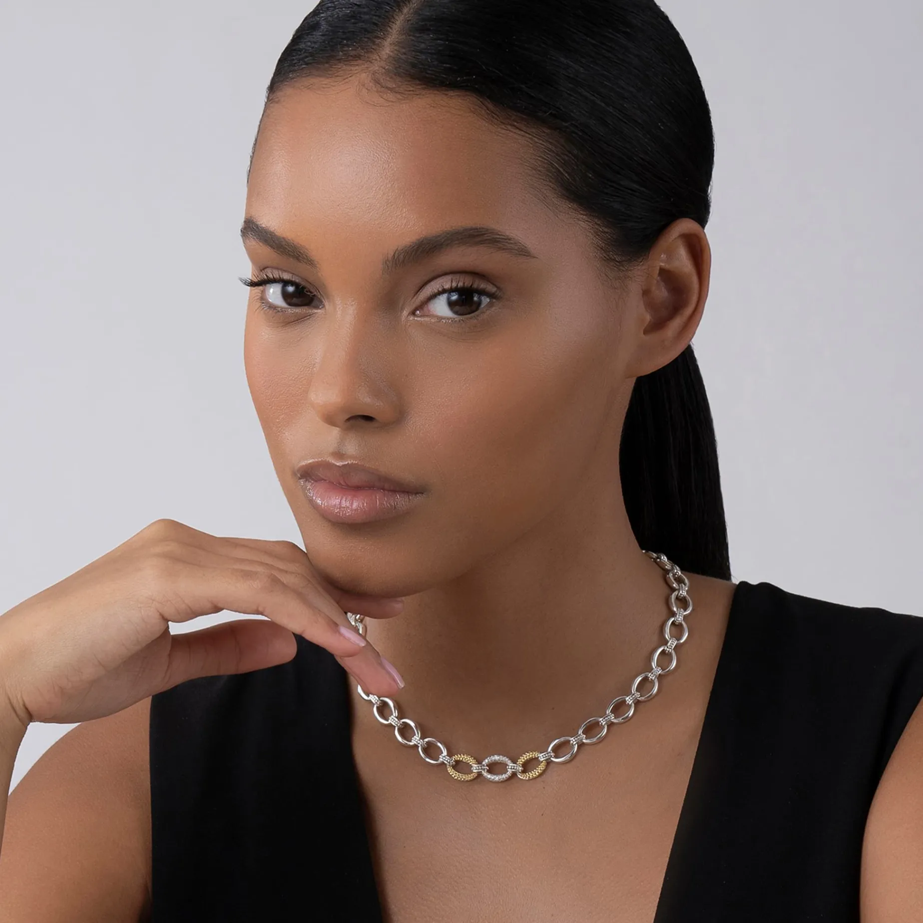 Single Station Diamond Link Necklace